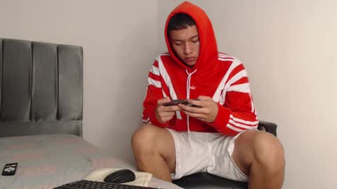 Snapshot of alex__lover chatting on 01/28/25, 10:12 Owen online show from 01/28/25, 10:12