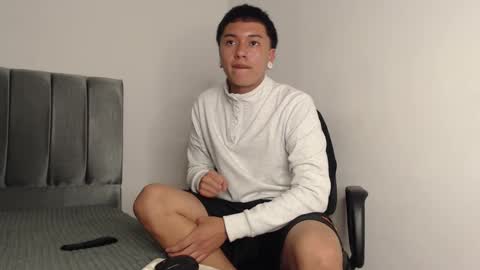 Snapshot of alex__lover chatting on 01/31/25, 02:26 Owen online show from 01/31/25, 02:26