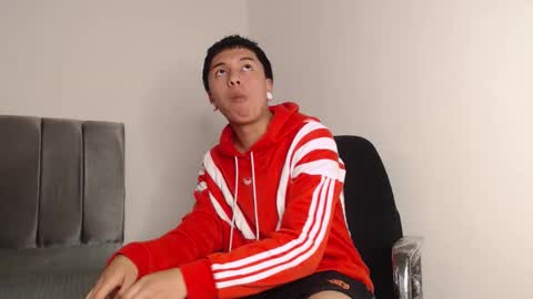 Snapshot of alex__lover chatting on 09/27/25, 02:05 Owen online show from 09/27/25, 02:05