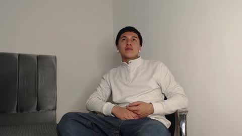 Snapshot of alex__lover chatting on 10/02/25, 02:40 Owen online show from 10/02/25, 02:40