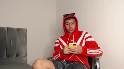 Snapshot of alex__lover chatting on 10/05/25, 01:37 Owen online show from 10/05/25, 01:37