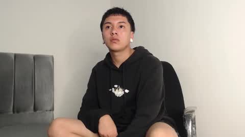 Snapshot of alex__lover chatting on 11/26/25, 02:12 Owen online show from 11/26/25, 02:12