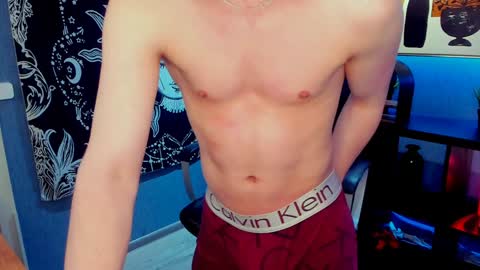 Snapshot of alex__sweet chatting on 12/14/24, 07:40 your Alex online show from 12/14/24, 07:40