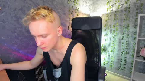 Snapshot of alex__sweet chatting on 12/28/24, 07:33 your Alex online show from 12/28/24, 07:33