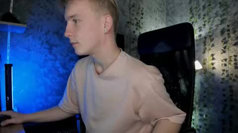 Snapshot of alex__sweet chatting on 09/28/25, 06:52 your Alex online show from 09/28/25, 06:52