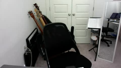 Snapshot of alex_boycd chatting on 11/14/25, 04:17 alex_boycd online show from 11/14/25, 04:17