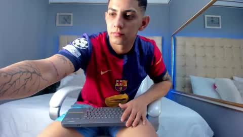 alex online show from 09/16/25, 01:45