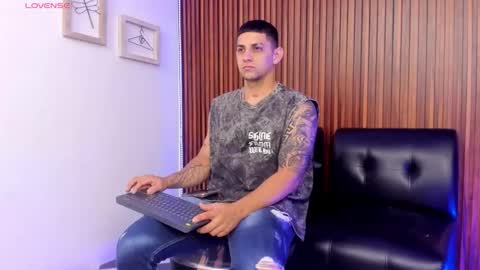 Snapshot of alex_cute77 chatting on 02/04/26, 11:27 alex online show from 02/04/26, 11:27