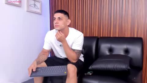 Snapshot of alex_cute77 chatting on 02/05/26, 11:37 alex online show from 02/05/26, 11:37