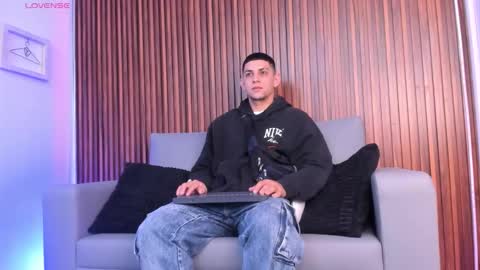 Snapshot of alex_cute77 chatting on 02/09/26, 11:36 alex online show from 02/09/26, 11:36