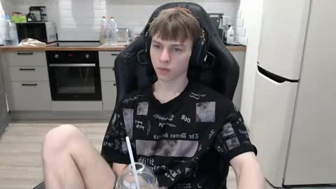 Alex online show from 02/12/25, 06:40