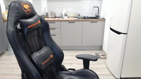 Alex online show from 02/25/25, 09:57