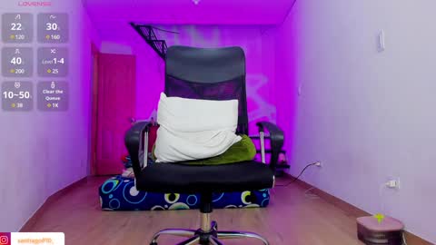 Snapshot of alex_lord_ chatting on 12/11/24, 05:43 i am Alex online show from 12/11/24, 05:43