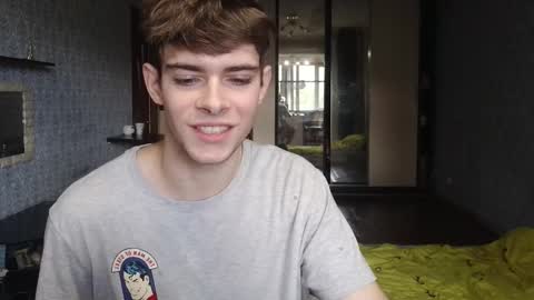 Snapshot of alex_man_01 chatting on 10/13/25, 01:22 Alex online show from 10/13/25, 01:22