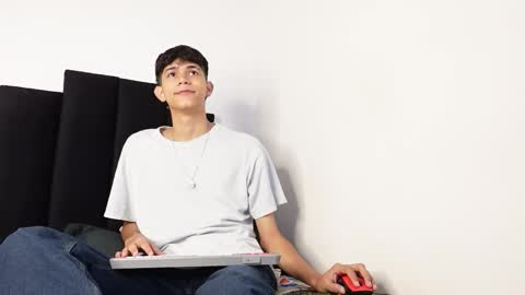 alex_mark_ online show from 10/02/25, 02:02