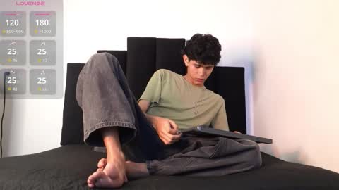 alex_mark_ online show from 12/19/25, 01:18