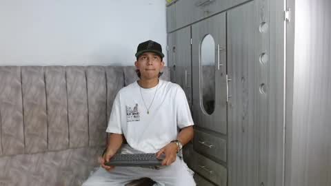 alex online show from 04/04/26, 10:07