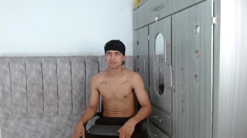 alex online show from 04/08/26, 08:53