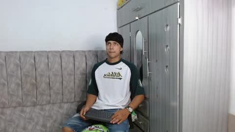 alex online show from 04/10/26, 10:36