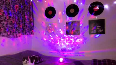 Alex online show from 12/04/24, 01:03