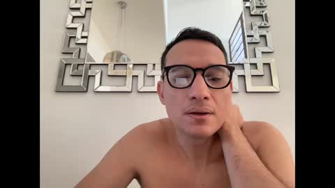 Snapshot of alex_ruiz_ chatting on 03/03/25, 02:59 Alex online show from 03/03/25, 02:59