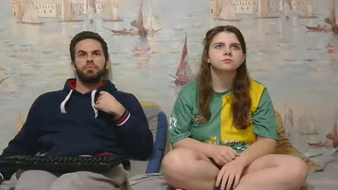 Alex and Sarah online show from 01/08/26, 01:41