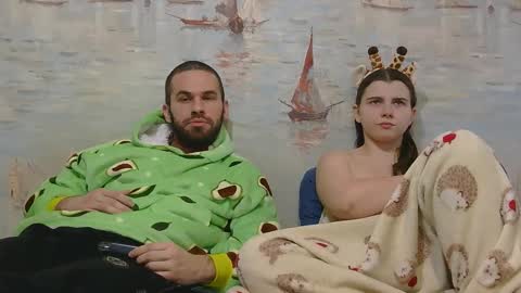 Alex and Sarah online show from 02/02/26, 02:05