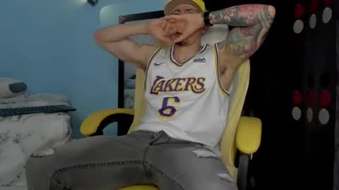 alex_sthorm online show from 10/31/25, 03:40