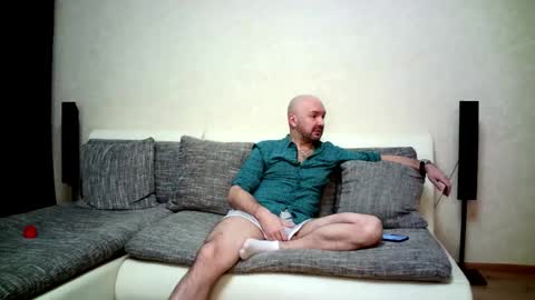 Alex and Tobey online show from 02/01/26, 06:12