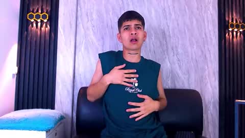 Snapshot of alex_vanz chatting on 12/17/25, 11:05 Alex Vanz online show from 12/17/25, 11:05