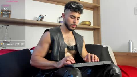 alex_wolf05 online show from 04/10/26, 08:13