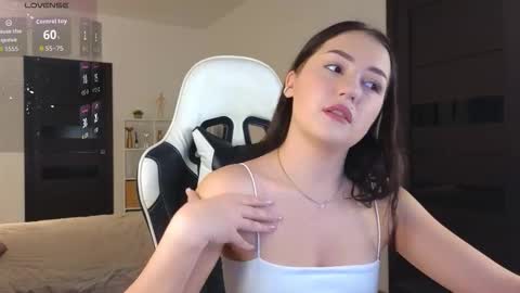 Snapshot of alexa_2007 chatting on 11/03/25, 02:35 Alexa dont forget to thumbs up me online show from 11/03/25, 02:35