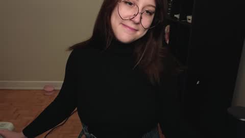 dont be afraid to click social media link its  working  just click on that  online show from 12/25/24, 11:31