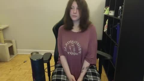 dont be afraid to click social media link its  working  just click on that  online show from 02/04/25, 02:39