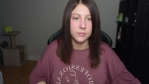 dont be afraid to click social media link its  working  just click on that  online show from 02/07/25, 11:24