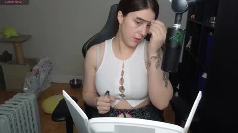 dont be afraid to click social media link its  working  just click on that  online show from 02/19/25, 12:25