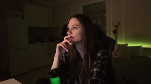 Snapshot of alexa_feels chatting on 12/15/24, 10:04 Little Duck homie online show from 12/15/24, 10:04