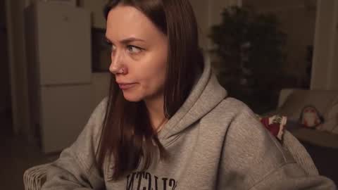 Snapshot of alexa_feels chatting on 10/05/25, 03:32 Little Duck homie online show from 10/05/25, 03:32