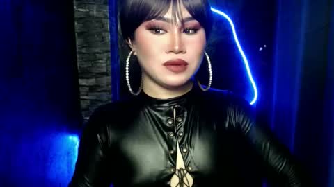 alexa_hansung online show from 10/17/25, 06:38