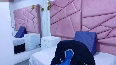 Alexandra online show from 05/30/26, 06:05