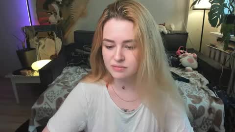 Snapshot of alexa_pirs chatting on 04/19/26, 01:21 alexa_pirs online show from 04/19/26, 01:21