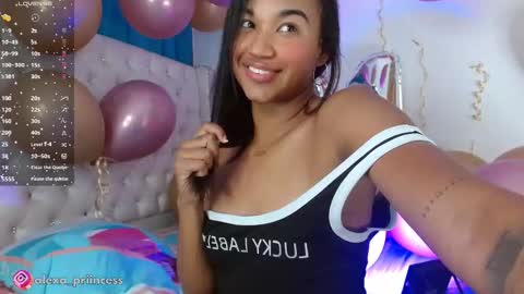 Snapshot of alexa_priincess chatting on 09/28/25, 01:55 online show from 09/28/25, 01:55
