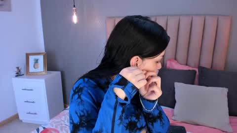 Alexa Thaylor online show from 03/11/25, 02:51