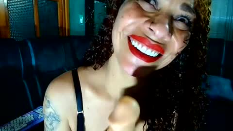 Alexa  y tom online show from 08/05/26, 01:08
