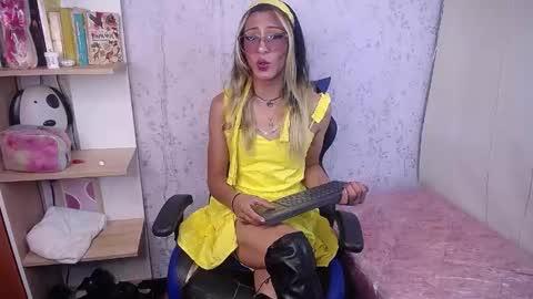 alexaavandercloude online show from 03/24/26, 07:41