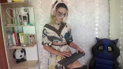 alexaavandercloude online show from 03/26/26, 07:08