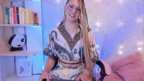 alexaavandercloude online show from 06/22/26, 08:17