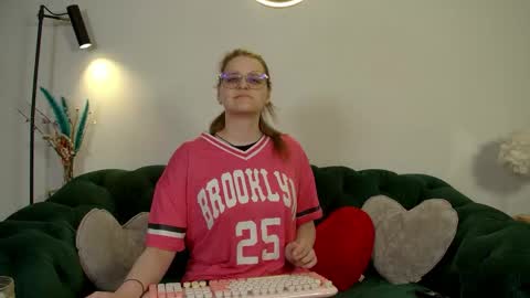 AlexaAvery online show from 05/16/26, 06:43