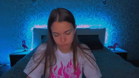 Snapshot of alexabarkley chatting on 12/03/24, 06:26 angel online show from 12/03/24, 06:26