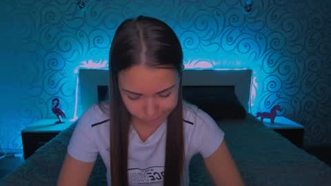 Snapshot of alexabarkley chatting on 12/05/24, 03:26 angel online show from 12/05/24, 03:26